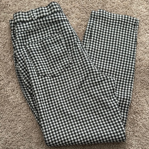 Jones New York Women's Black and White Gingham Chinos - Picture 4 of 4
